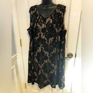 APT.9 women’s sleeveless size 24 W black lace/tan knee length dress.Zippered